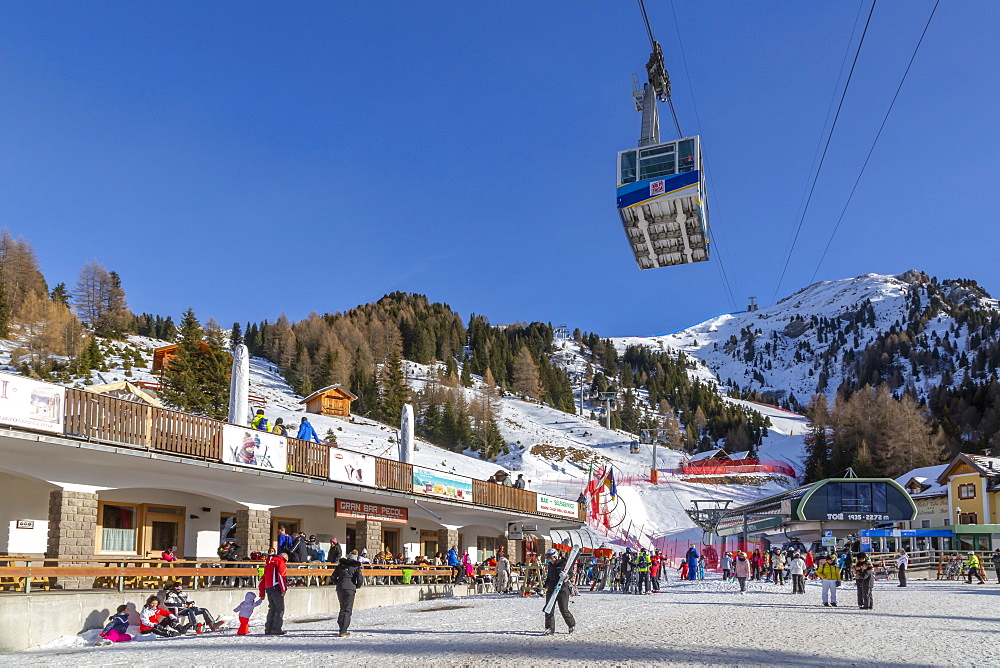 Cable car and ski village at Pecol in winter, Canazei, Val di Fassa, Trentino, Italy, Europe