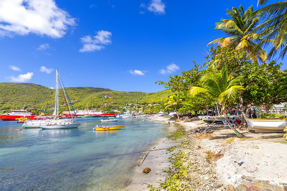 Sailing boats anchoring in Port Elizabeth, Admiralty Bay, Bequia, The Grenadines, St. Vincent and the Grenadines, Windward Islands, West Indies, Caribbean, Central America