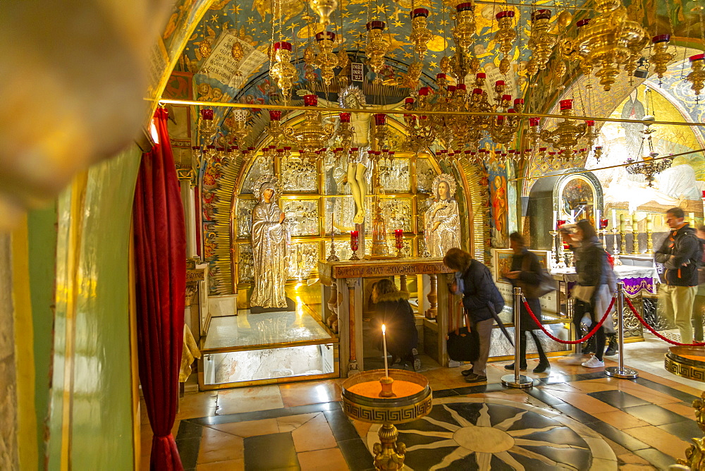 View of Church of the Holy Sepulchre interior in Old City, Old City, UNESCO World Heritage Site, Jerusalem, Israel, Middle East