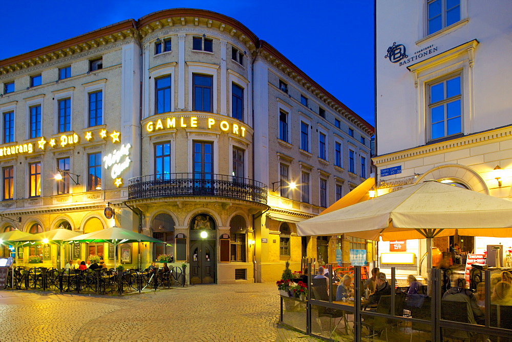 Restaurants on Ostra Larmgatan at dusk, Gothenburg, Sweden, Scandinavia, Europe