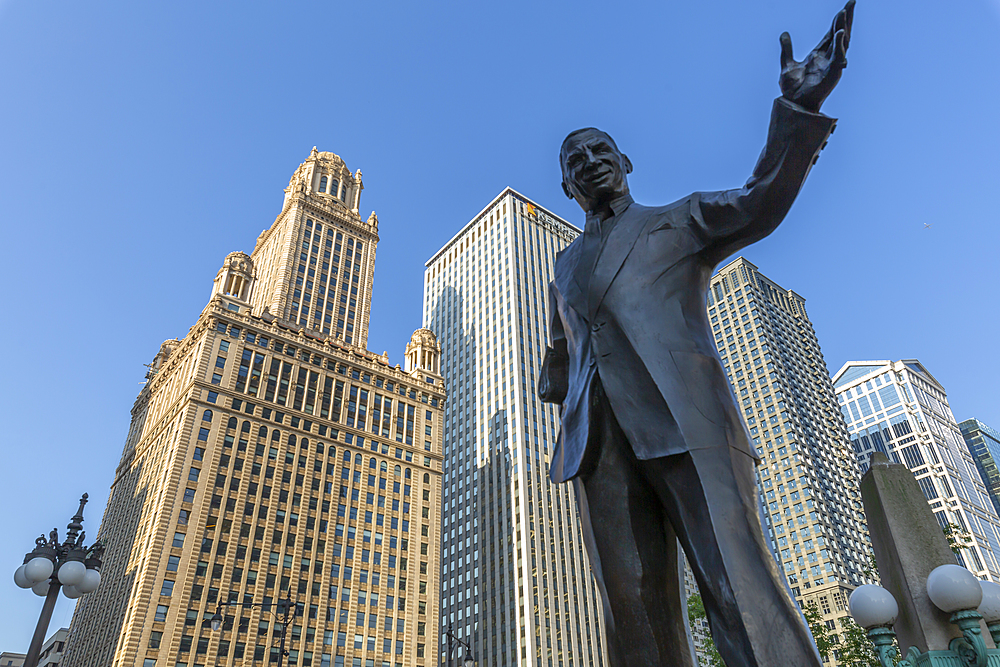 View of Irv Kupcinet (Mr Chicago) statue, Chicago, Illinois, United States of America, North America