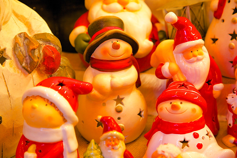 Snowmen, Christmas Market, Albert Square, Manchester, England, United Kingdom, Europe