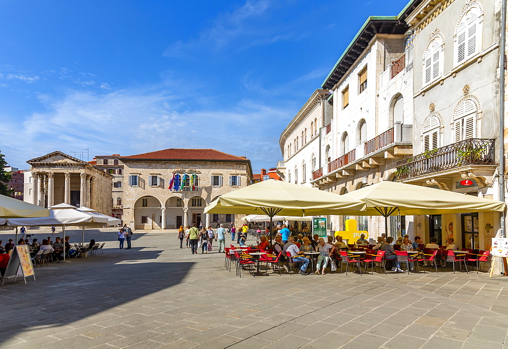 View of the cafe restaurant in Forum Square, Pula, Istria County, Croatia, Adriatic, Europe