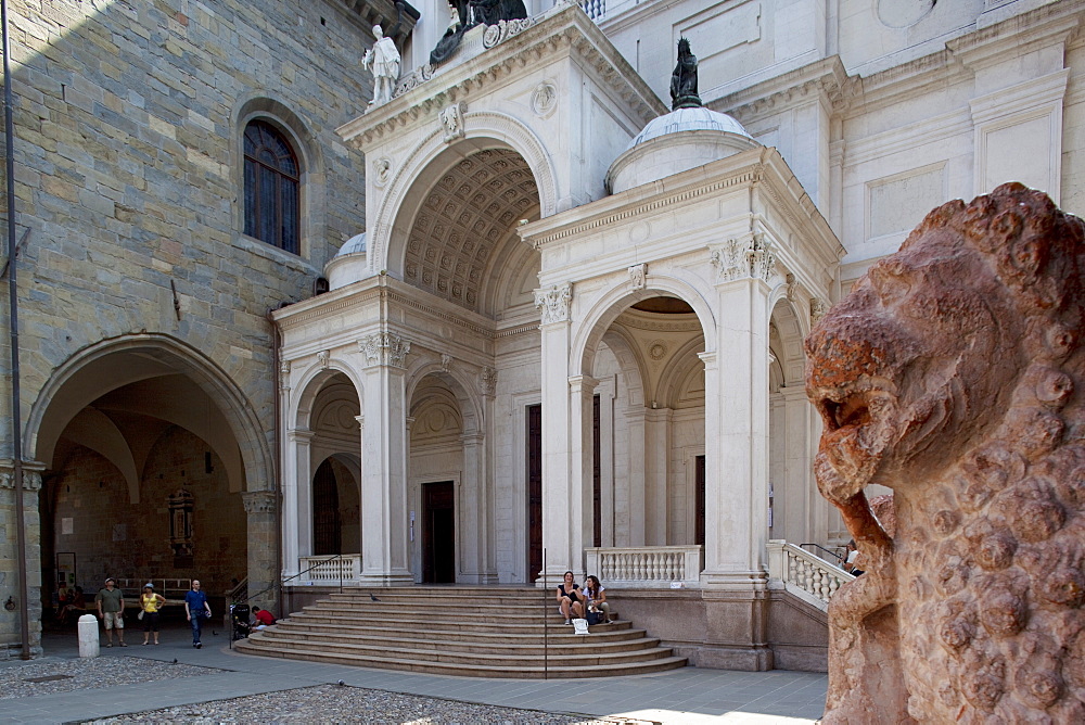 Palazzo Della Ragione, Piazza Vecchia, Bergamo, Lombardy, Italy, Europe