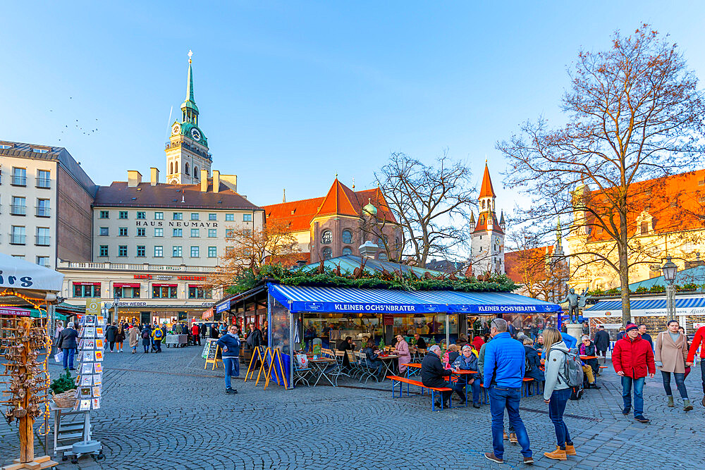 View of Viktealienmarkt Christmas Market, Munich, Bavaria, Germany, Europe