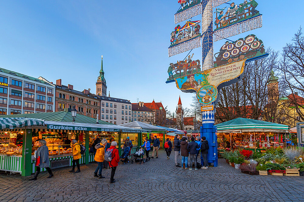 View of Viktualienmarkt at Christmas, Munich, Bavaria, Germany, Europe