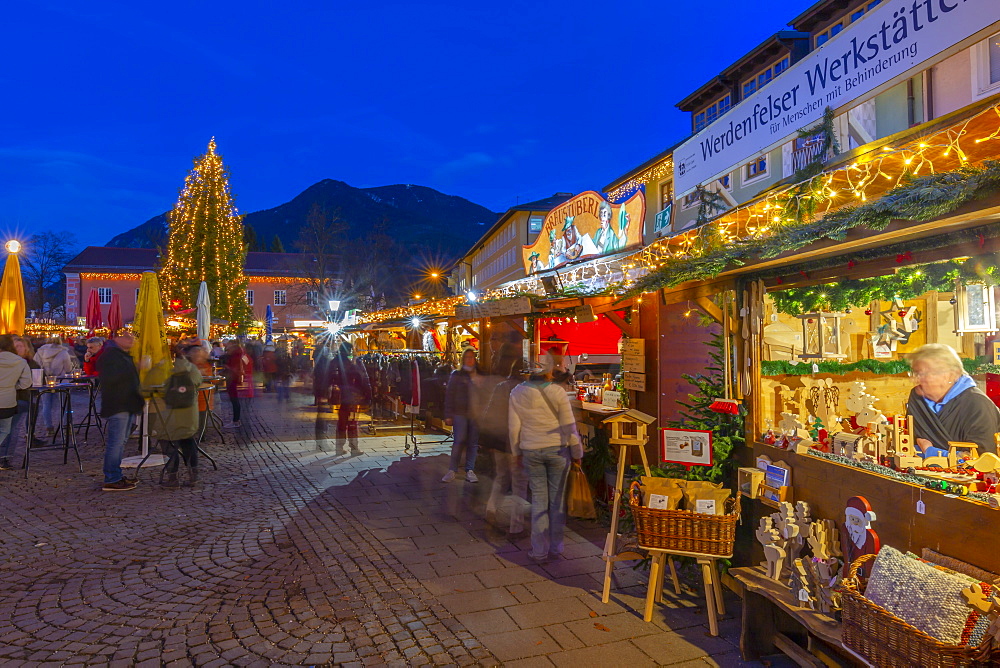 View of Christmas market at dusk, Garmisch-Partenkirchen, Bavaria, Germany, Europe