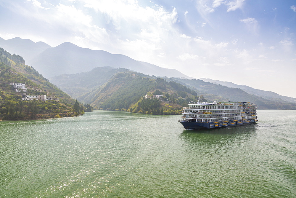 View of cruise ship in the Three Gorges on the Yangtze River, People's Republic of China, Asia