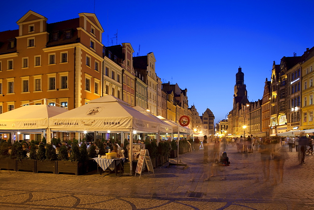 Restaurants, Market Square (Rynek), Old Town, Wroclaw, Silesia, Poland, Europe