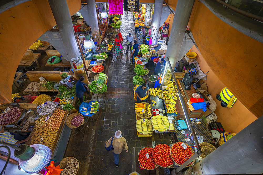 View of produce and market stalls in Central Market in Port Louis, Port Louis, Mauritius, Indian Ocean, Africa