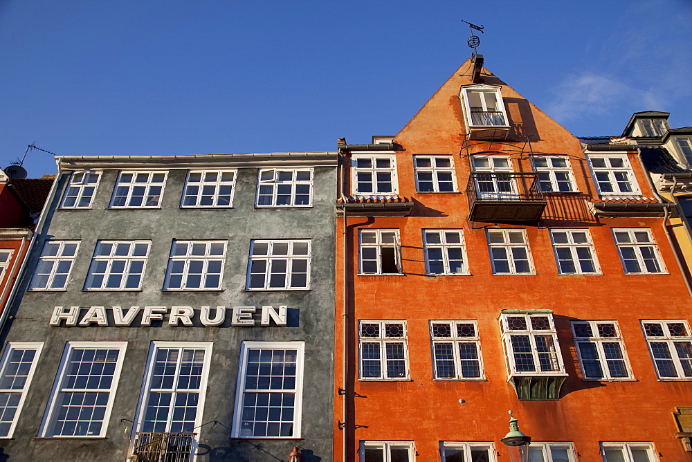 Colourful architecture, Nyhavn, Copenhagen, Denmark, Scandinavia, Europe