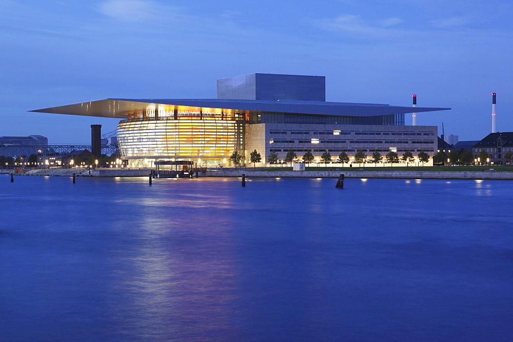 The Opera House at dusk, Copenhagen, Denmark, Scandinavia, Europe