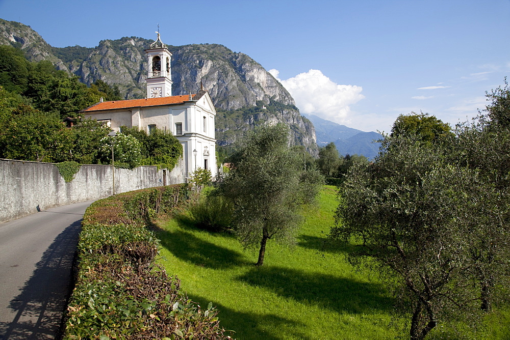 Church and mountains, Cadenabbia, Lake Como, Lombardy, Italy, Europe