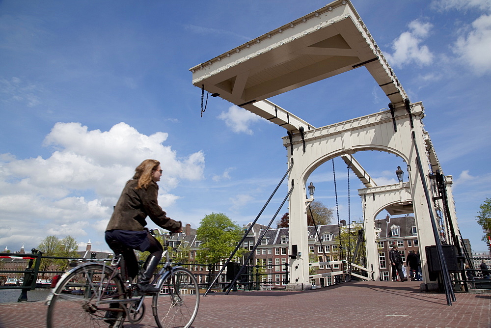 Magere Brug (Skinny Bridge), Amsterdam, Holland, Europe