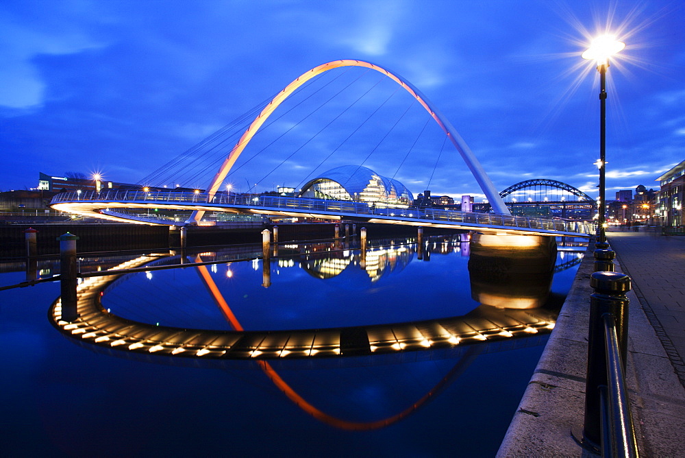 Gateshead Millennium Bridge and The Sage at dusk, Newcastle, Tyne and Wear, England, United Kingdom, Europe