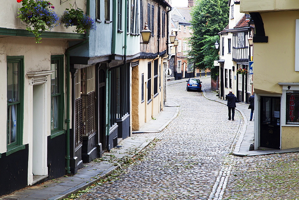 Old cobbled street of Elm Hill, Norwich, Norfolk, England, United Kingdom, Europe