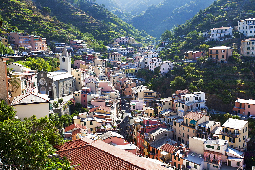 Riomaggiore rooftops with the Church of St. John the Baptist, Riomaggiore, Cinque Terre, UNESCO World Heritage Site, Liguria, Italy, Europe