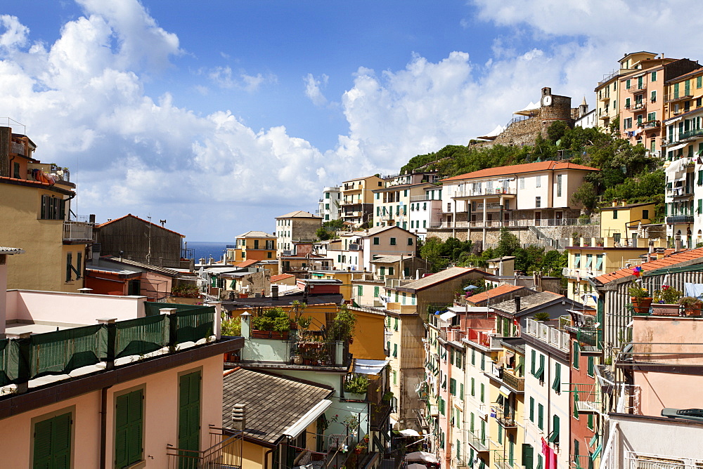 Rooftops above Via Colombo in Riomaggiore, Cinque Terre, UNESCO World Heritage Site, Liguria, Italy, Europe 