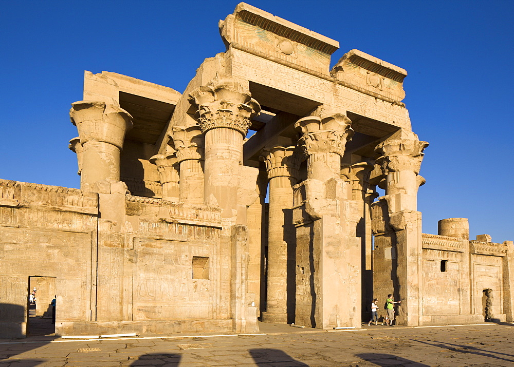 The twin Temple of Sobek and Haroeris, Kom Ombo, Egypt, North Africa, Africa