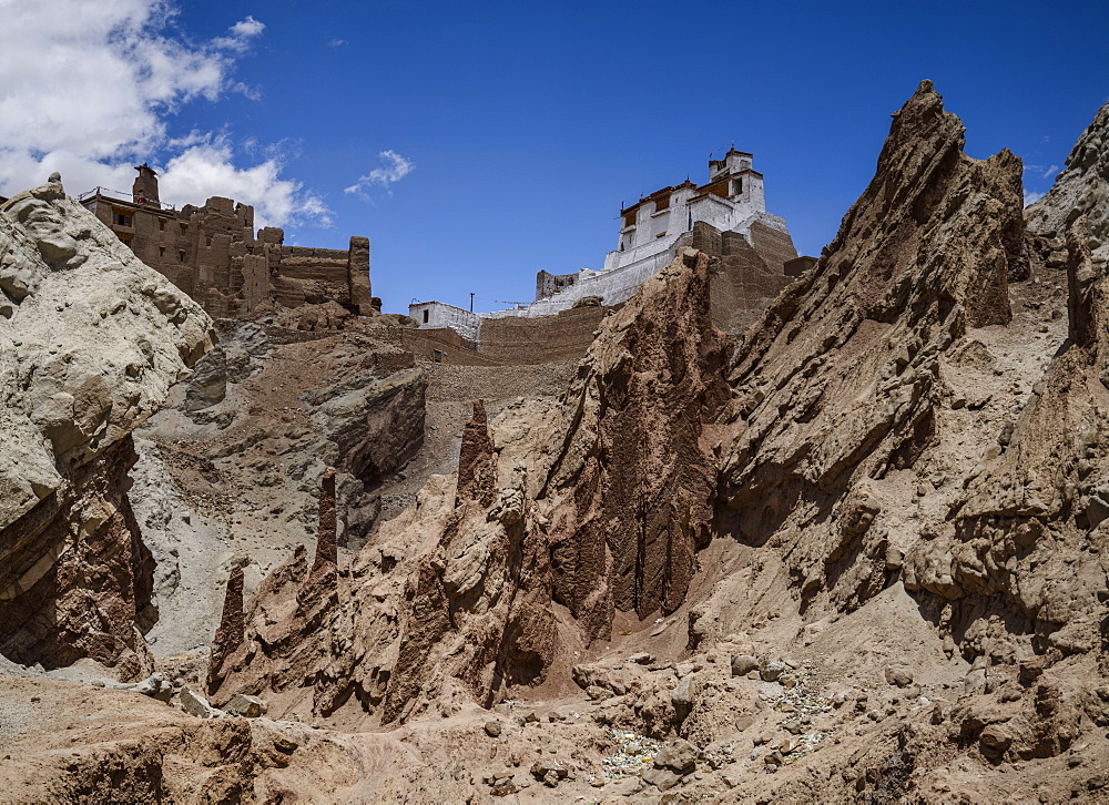 The 16th and 17th century fort and monastery at Basgo, Ladakh, Himalayas, India, Asia