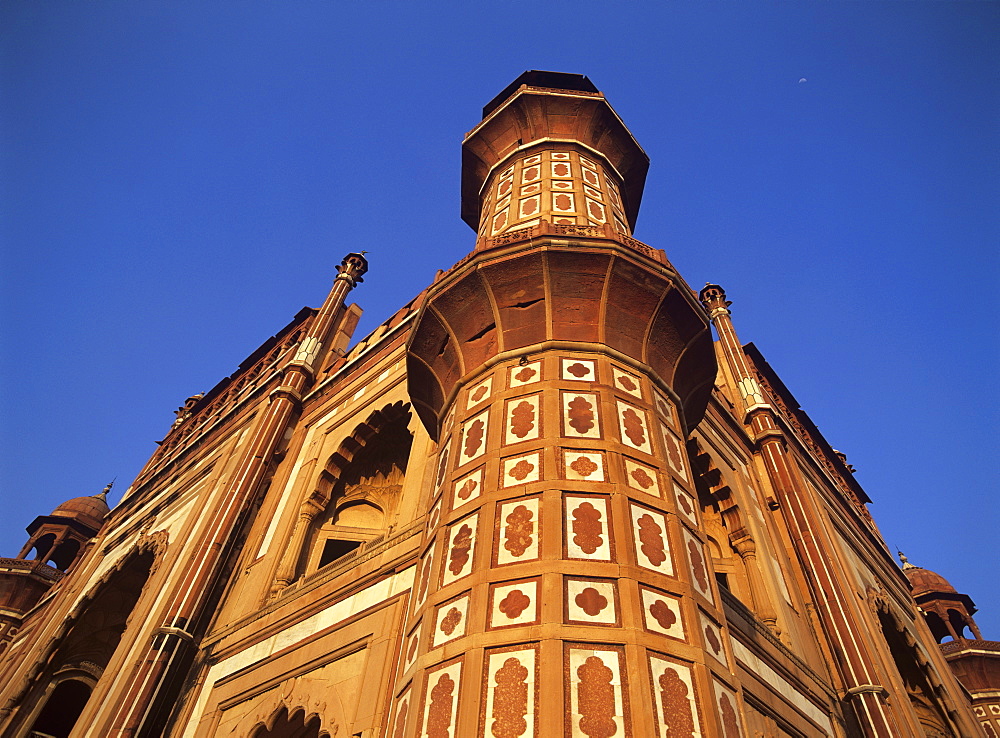 Safdarjung's Tomb, Delhi's last garden tomb built in the mid 18th century, Delhi, India, Asia