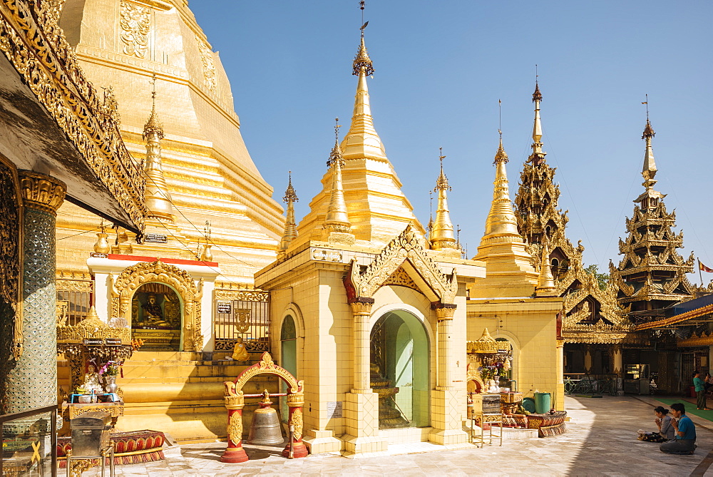 Sule Pagoda, Yangon (Rangoon), Myanmar (Burma), Asia