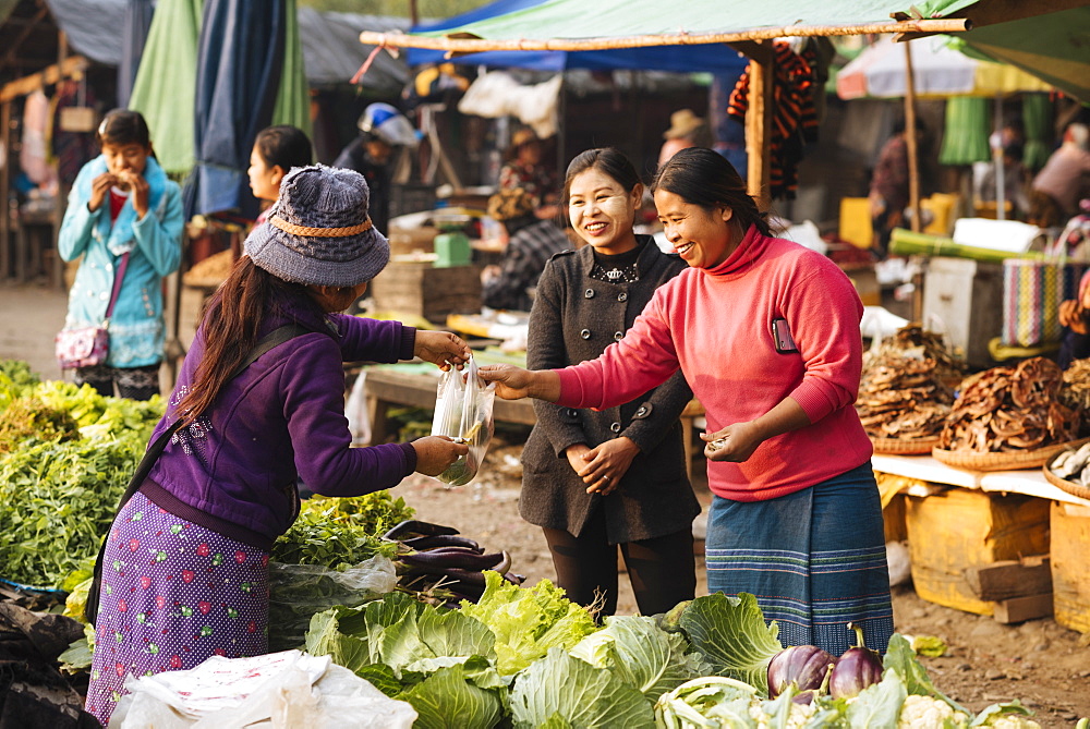 Hsipaw Morning Market, Hsipaw, Shan State, Myanmar (Burma), Asia