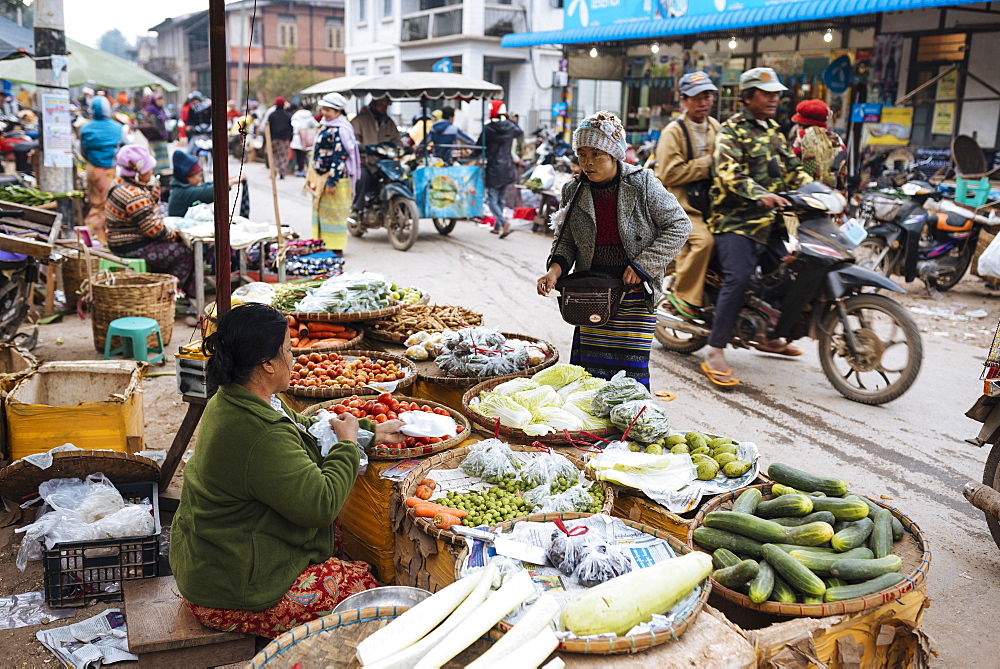 Hsipaw Morning Market, Hsipaw, Shan State, Myanmar (Burma), Asia