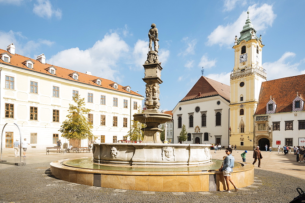 Roland's Fountain and The Town Hall, Old Town, Bratislava, Slovakia, Europe