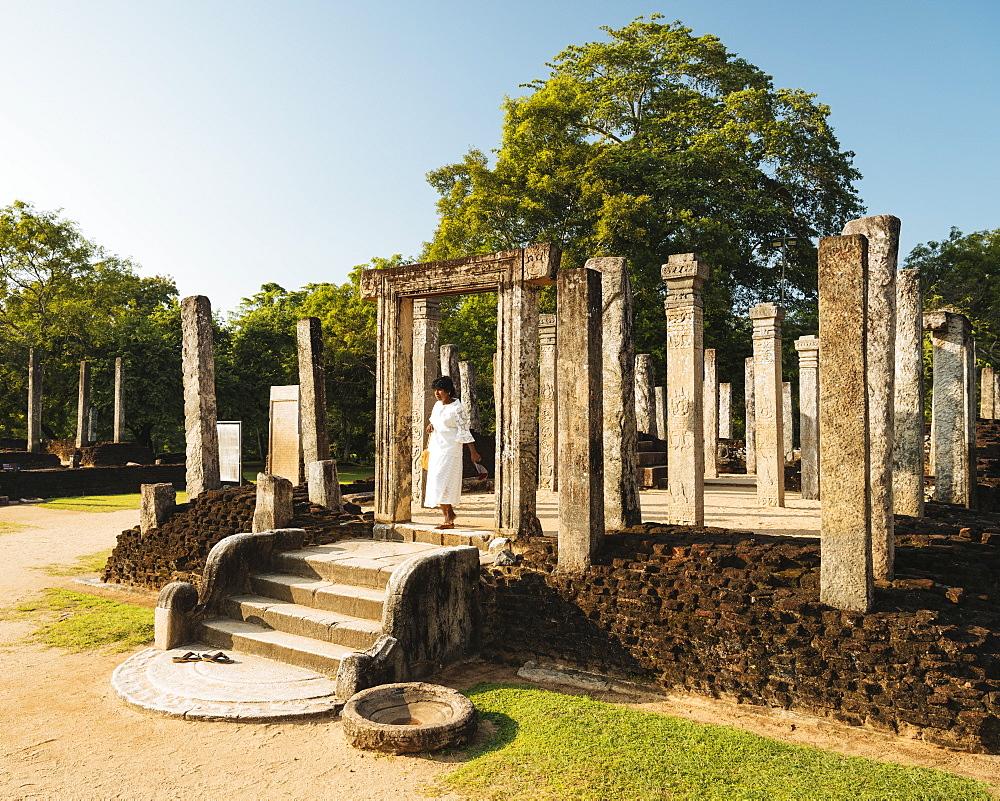 Recumbent House, Polonnaruwa, UNESCO World Heritage Site, North Central Province, Sri Lanka, Asia