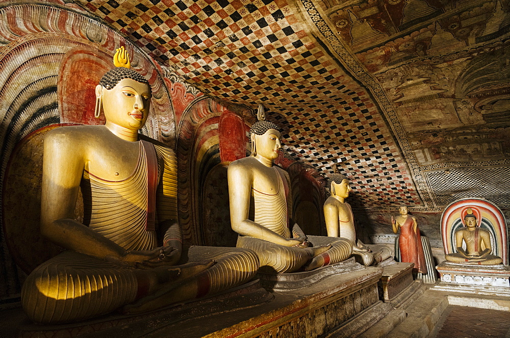 Dambulla Rock Cave Temple, UNESCO World Heritage Site, Central Province, Sri Lanka, Asia