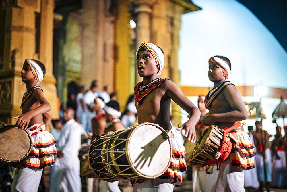 Duruthu Perahera Full Moon Celebrations at Kelaniya Raja Maha Vihara Buddhist Temple, Colombo, Western Province, Sri Lanka, Asia