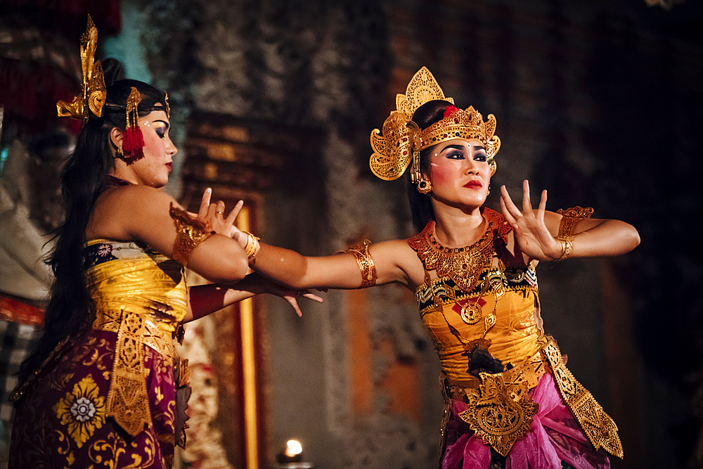 Traditional Balinese Dance Performance, Ubud, Bali, Indonesia, Southeast Asia, Asia