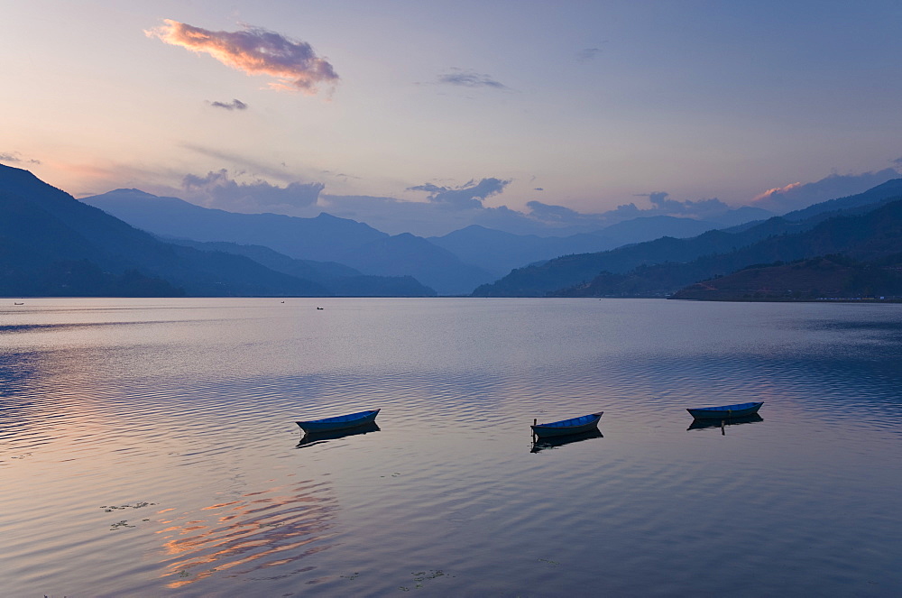 Phewa Tal Lake, Pokhara, Western Hills, Nepal, Himalayas, Asia