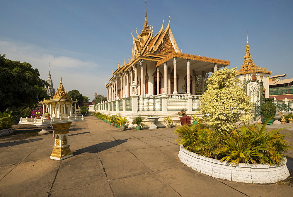 Wat Preah Keo Morakot (Silver Pagoda) (Temple of the Emerald Buddha), Phnom Penh, Cambodia, Indochina, Southeast Asia, Asia 