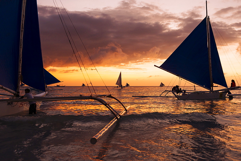 Paraw boats, White Beach, Boracay, The Visayas, Philippines, Southeast Asia, Asia