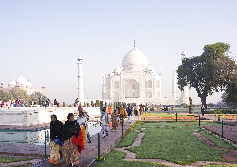 Dawn at The Taj Mahal, UNESCO World Heritage Site, Agra, Uttar Pradesh, India, Asia