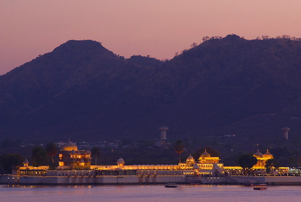 Jagmandir Island, Udaipur, Rajasthan, India, Asia