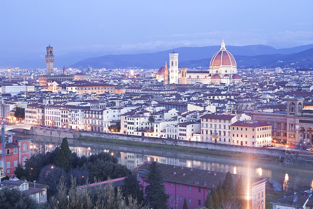 The view from Piazzale Michelangelo over to the historic city of Florence with the dome of Basilica di Santa Maria del Fiore (Duomo) lit up, Florence, UNESCO World Heritage Site, Tuscany, Italy, Europe 