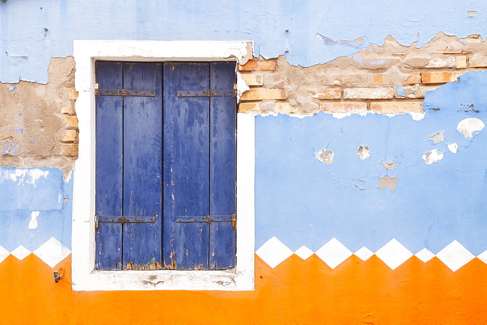 A colourful house on Burano, Venice, UNESCO World Heritage Site, Veneto, Italy, Europe 