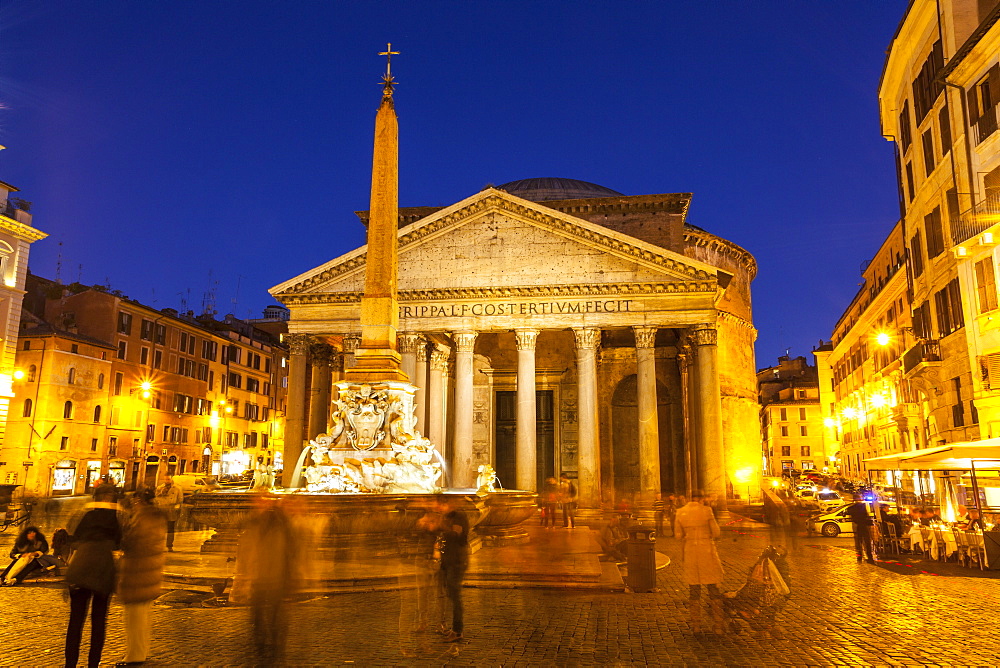 Piazza della Rotonda and The Pantheon, Rome, Lazio, Italy, Europe