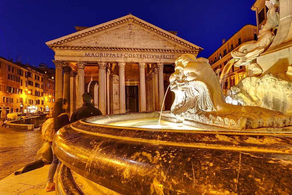 Piazza della Rotonda and The Pantheon, Rome, Lazio, Italy, Europe