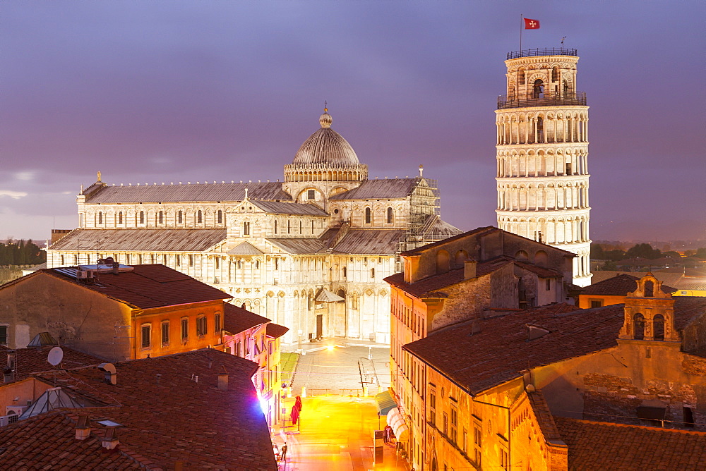 The Duomo di Pisa and the Leaning Tower, Piazza dei Miracoli, UNESCO World Heritage Site, Pisa, Tuscany, Italy, Europe