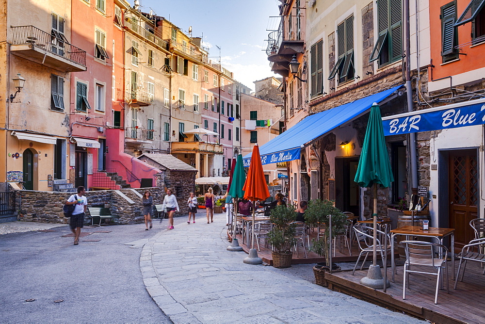 The village of Vernazza in the Cinque Terre national park. UNESCO World Heritage Site, Liguria, Italy, Europe