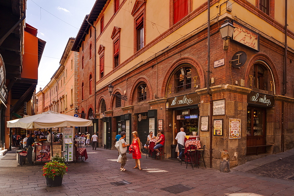 Via Clavature in the historic centre of Bologna, UNESCO World Heritage Site, Emilia-Romagna, Italy, Europe