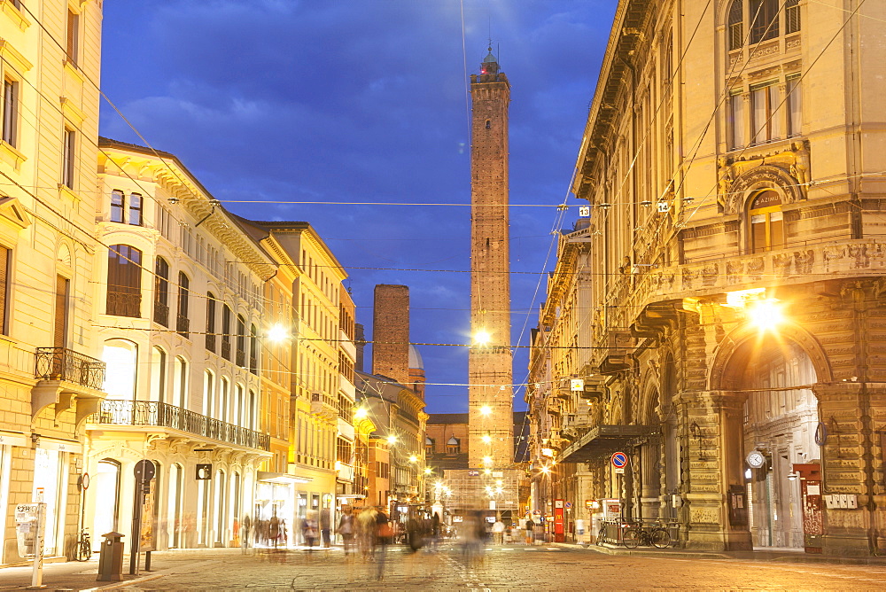 The Asinelli and Garisenda towers in the historic centre of the city of Bologna, UNESCO World Heritage Site, Emilia-Romagna, Italy, Europe