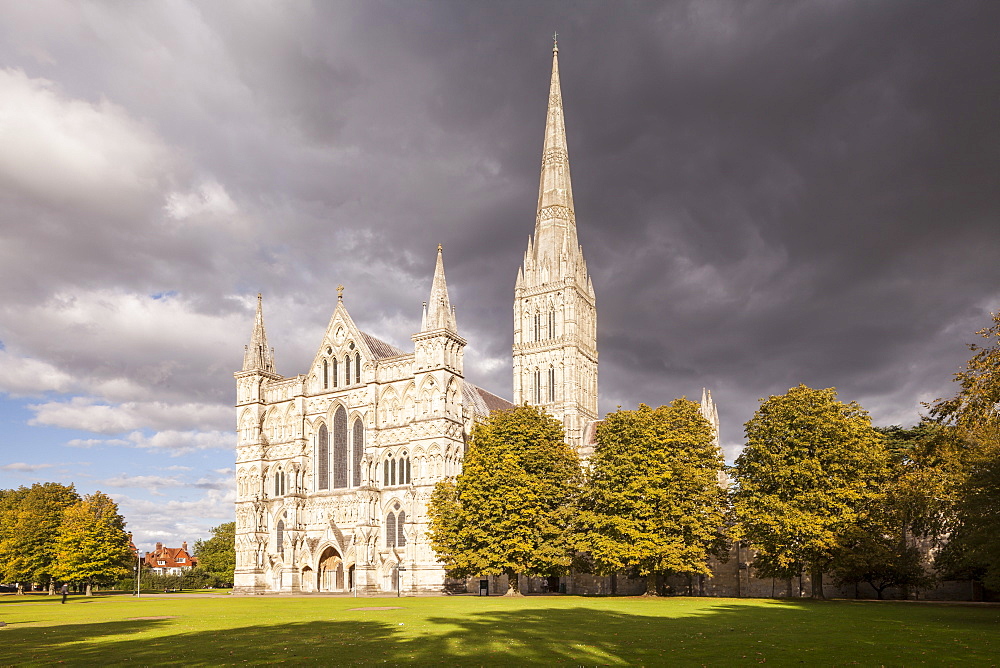 Salisbury Cathedral, built in the 13th century in the gothic style, has the tallest spire in the United Kingdom, Salisbury, Wiltshire, England, United Kingdom, Europe