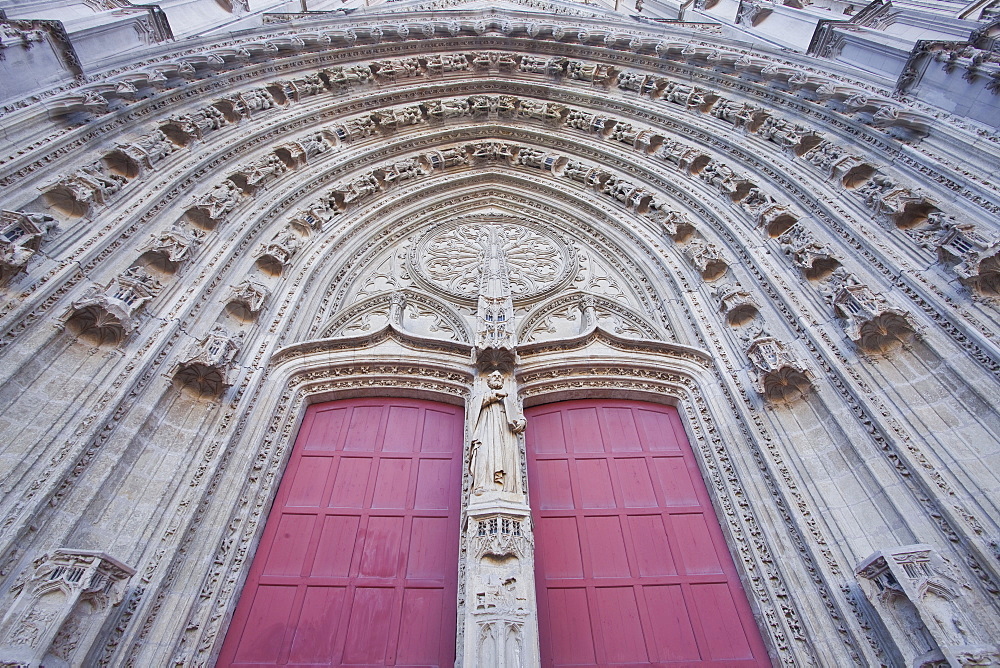 The entrance to Cathedral of Saint Paul and Saint Peter (Cathedrale Saint-Pierre-et-Saint-Paul de Nantes), Nantes, Loire-Atlantique, France, Europe