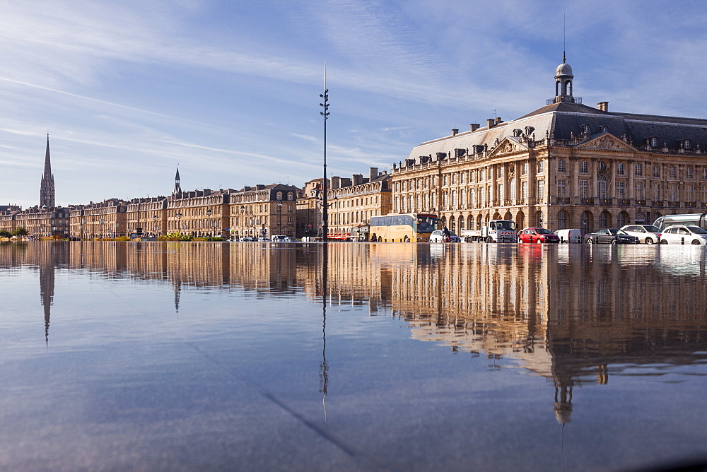 The Miroir d'Eau (Water Mirror) in the city of Bordeaux, Gironde, Aquitaine, France, Europe