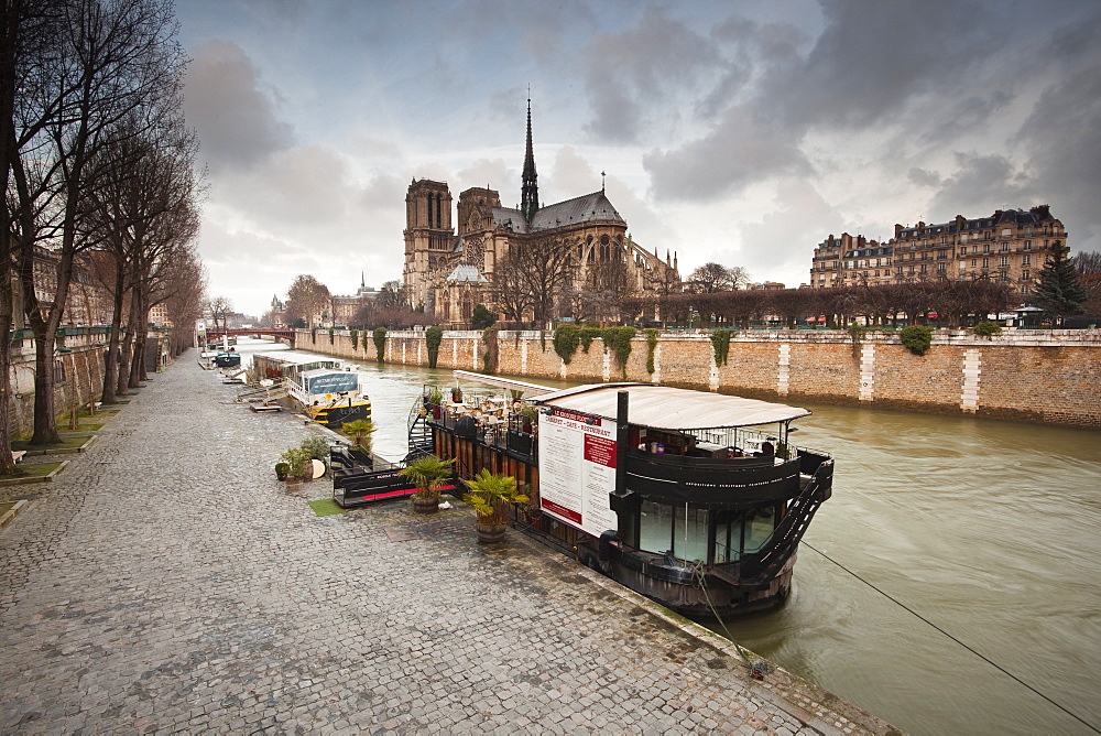 Notre Dame de Paris cathedral and River Seine, Paris, France, Europe